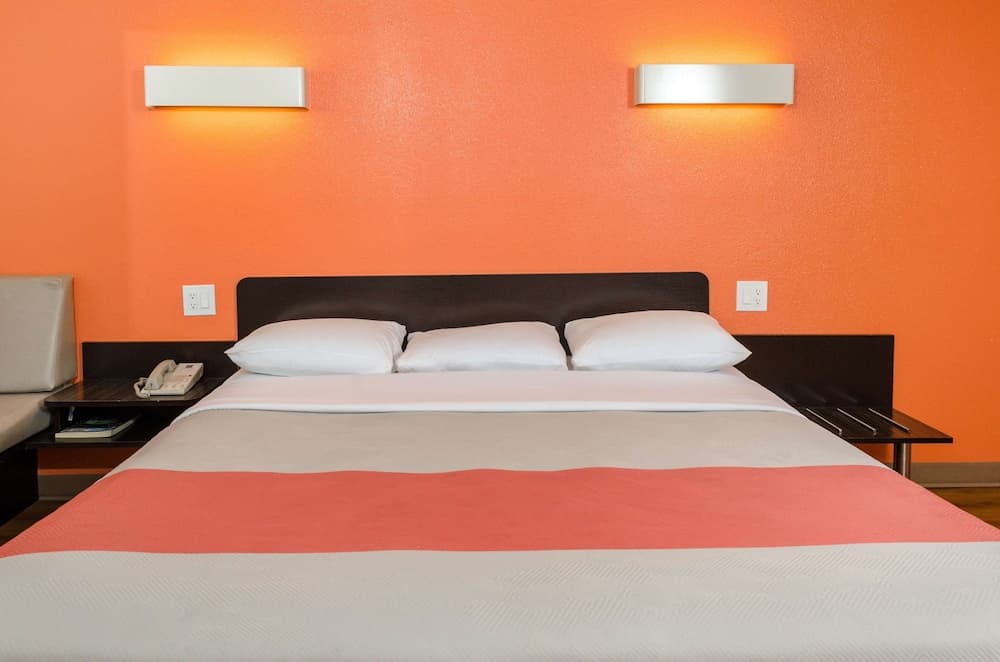 Ramada by Wyndham Merced gallery photo in Merced, CA — image 18