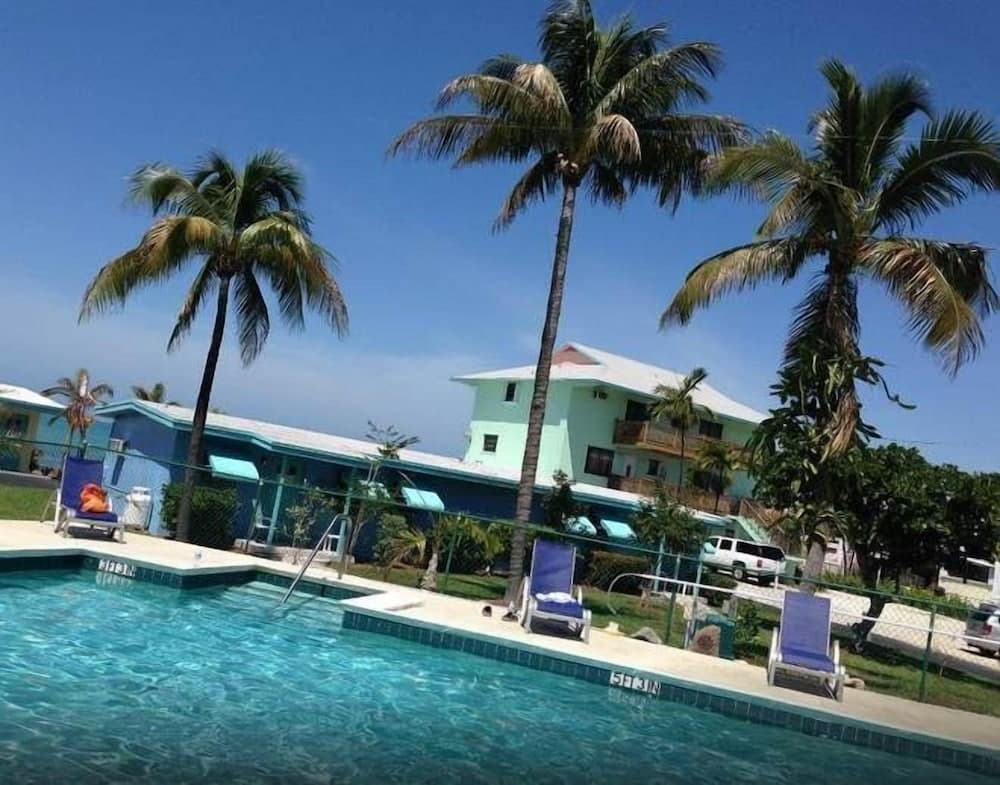 Edgewater Lodge property views in Long Key, FL — gallery photo 3