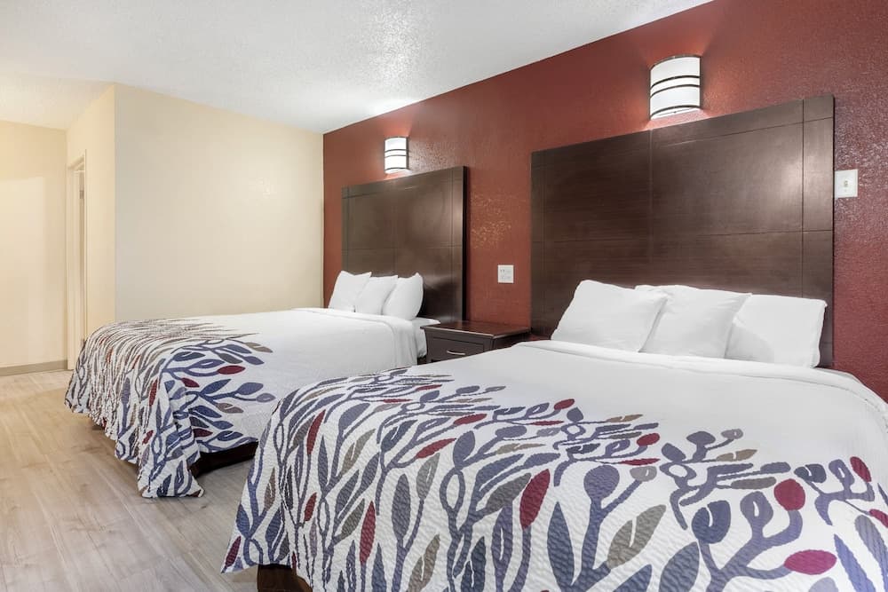 Red Roof Inn La Marque property views in La Marque, TX — gallery photo 3