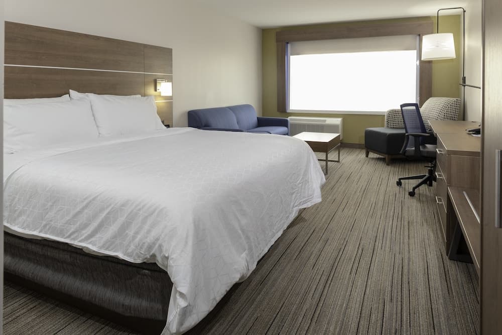Holiday Inn Express & Suites Phoenix East - Gilbert by IHG interior in Gilbert, AZ — gallery photo 2