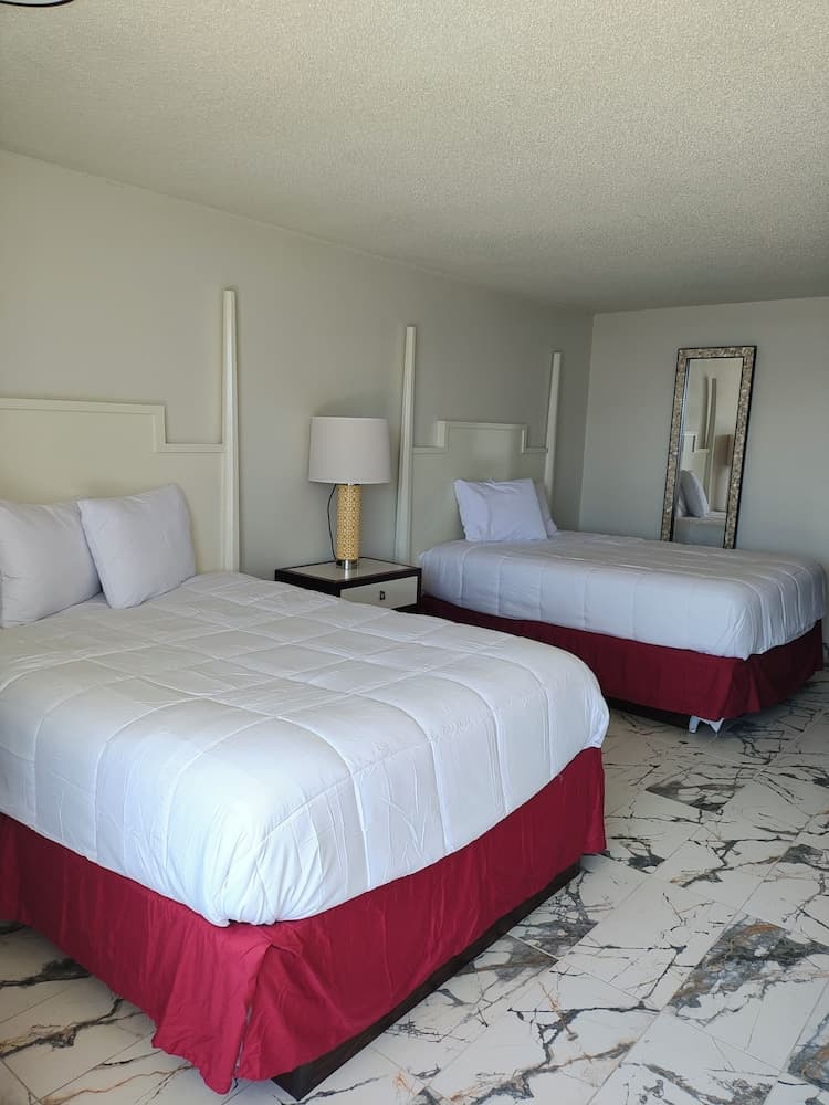 Super Inn Motel interior in Oklahoma City, OK — gallery photo 2