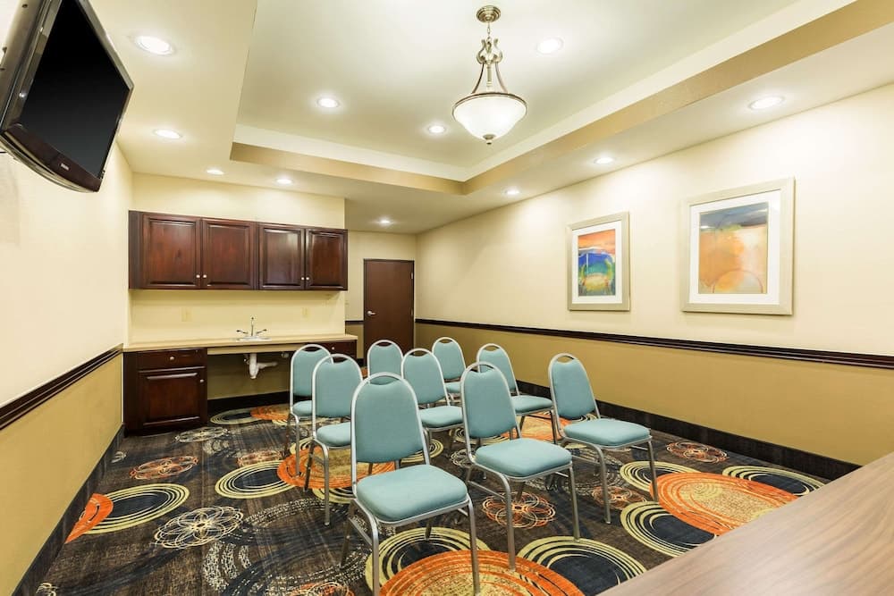 Comfort Suites Beaumont I-10 gallery photo in Beaumont, TX — image 23