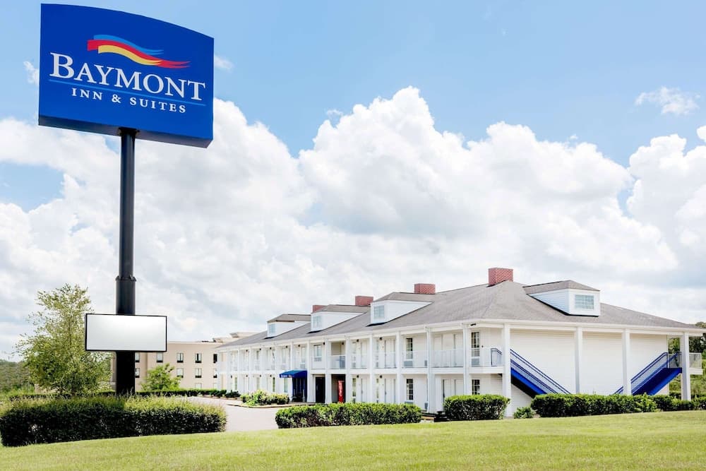 Baymont by Wyndham Grenada featured exterior or lobby in Grenada, MS — similar hotel