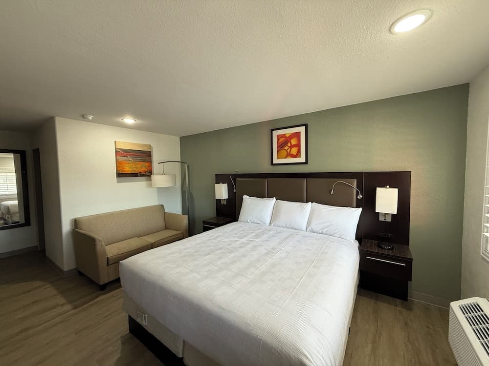 Steinbeck Lodge featured exterior or lobby in Salinas, CA — similar hotel