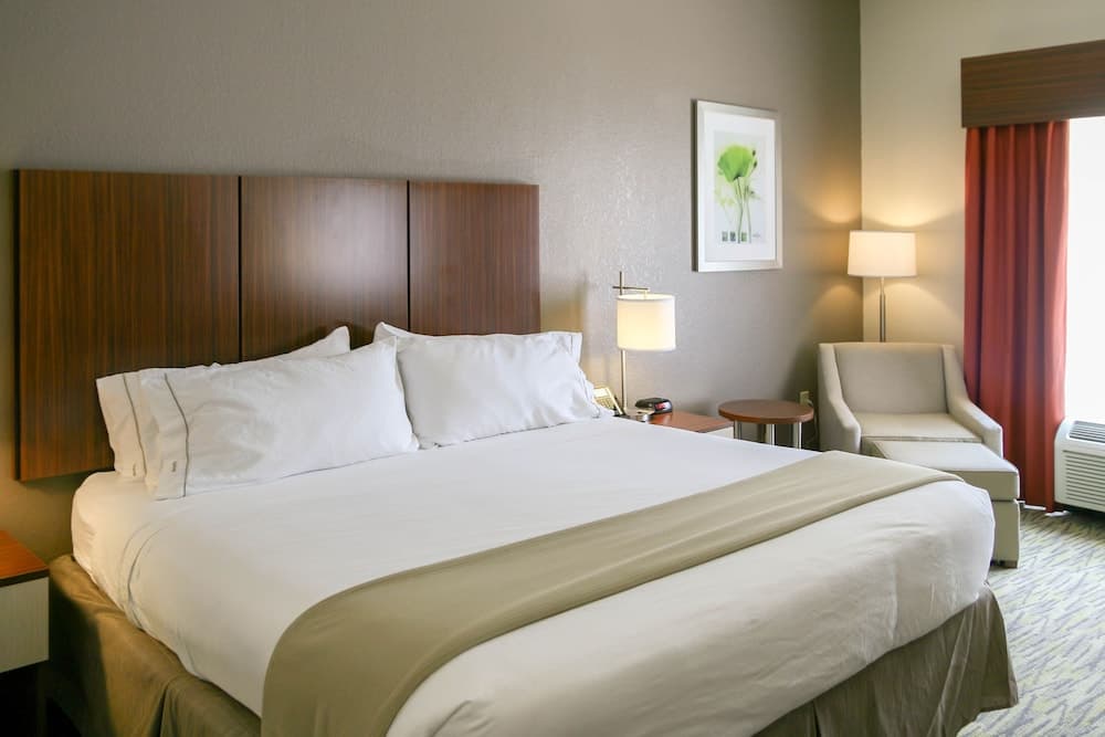 Holiday Inn Express & Suites Vicksburg by IHG interior in Vicksburg, MS — gallery photo 2