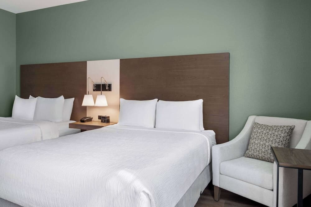 La Quinta Inn And Suites By Wyndham Lincoln gallery photo in Lincoln, CA — image 46