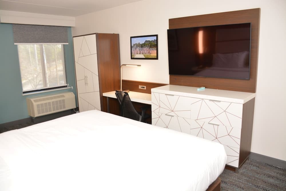 Four Points by Sheraton Fayetteville Fort Bragg property views in Fayetteville, NC — gallery photo 3