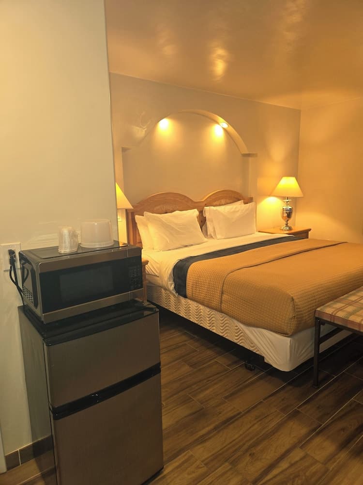 Payson Inn & Suites interior in Payson, AZ — gallery photo 2
