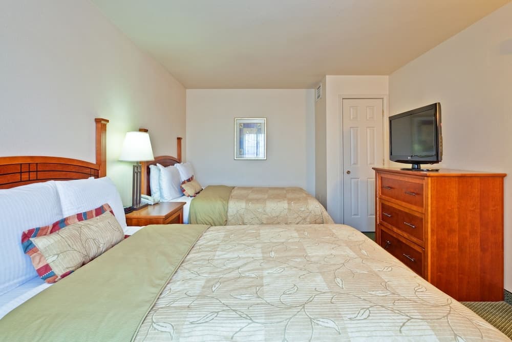 Staybridge Suites Chicago - Glenview by IHG interior in Glenview, IL — gallery photo 2
