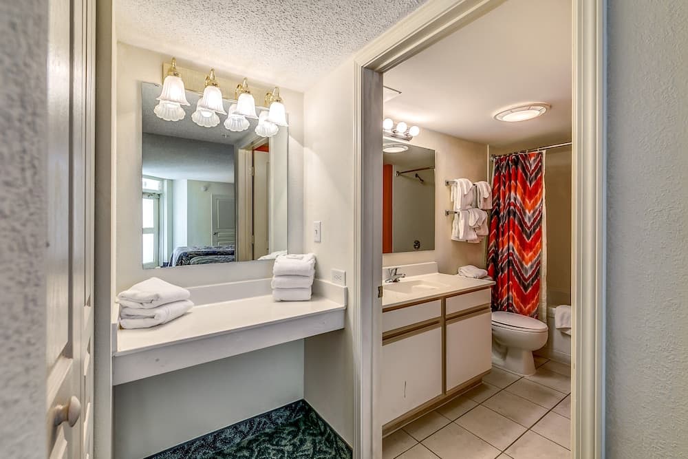 Bay Watch Resort - by Vacasa gallery photo in Myrtle Beach, SC — image 16