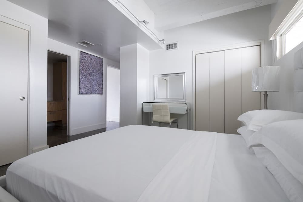 Luxury-Prime-2BR-Condo On Ocean Drive interior in Miami Beach, FL — gallery photo 2