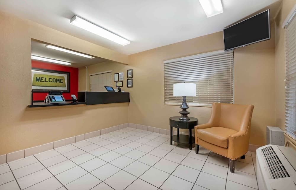 Extended Stay America Select Suites Gainesville I-75 interior in Gainesville, FL — gallery photo 2