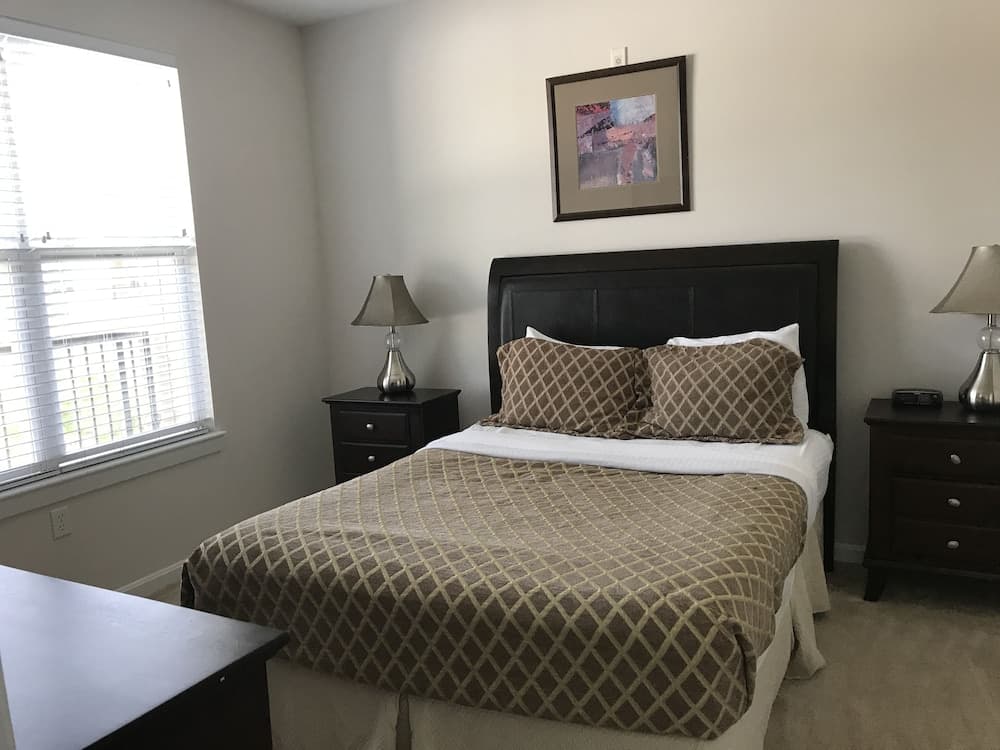 LRV Avant at Reston Town Center property views in Reston, VA — gallery photo 3