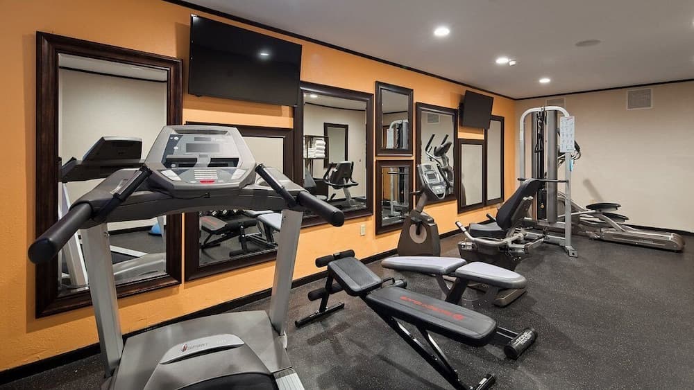 White Pines Inn & Suites gallery photo in Holland, MI — image 58