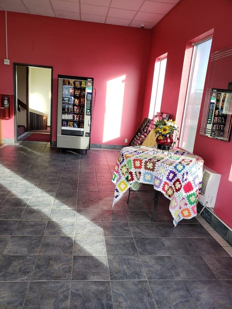 Value Inn & Suites interior in Salina, KS — gallery photo 2