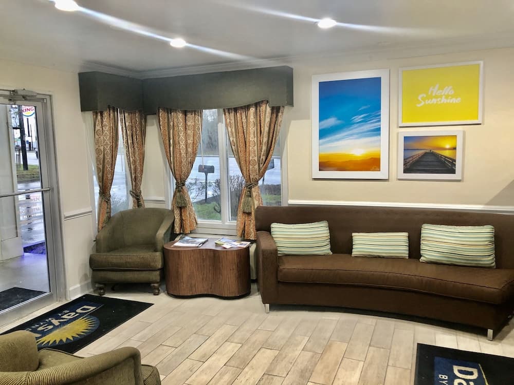 Days Inn by Wyndham Manning property views in Manning, SC — gallery photo 3