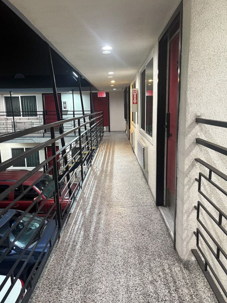 Mirror Motel interior in Los Angeles, CA — gallery photo 2