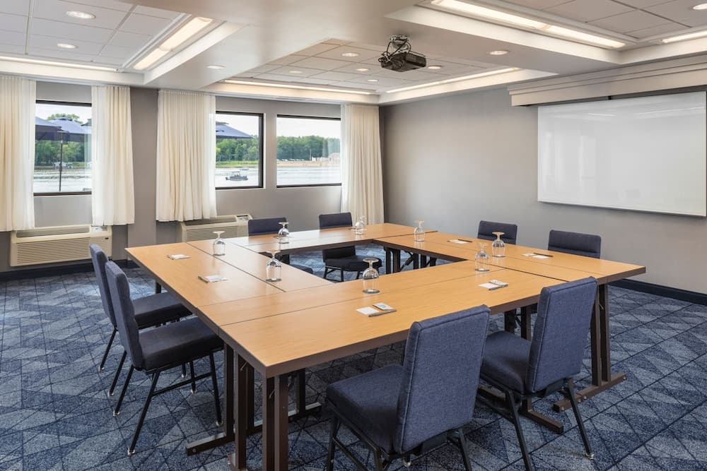 Courtyard by Marriott La Crosse gallery photo in La Crosse, WI — image 7