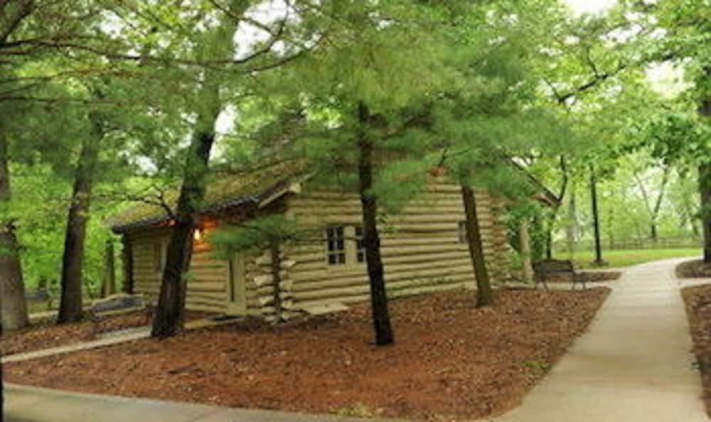Starved Rock Lodge & Conference Center — hotel in Oglesby, Illinois