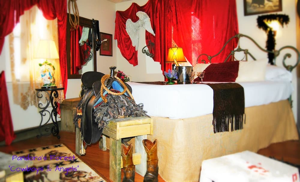 Pandora's Forest - Adults Only property views in Crossville, TN — gallery photo 3