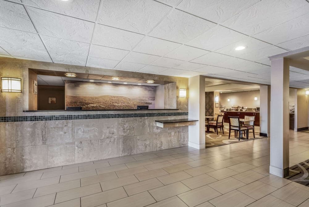 La Quinta Inn by Wyndham Binghamton - Johnson City interior in Johnson City, NY — gallery photo 2