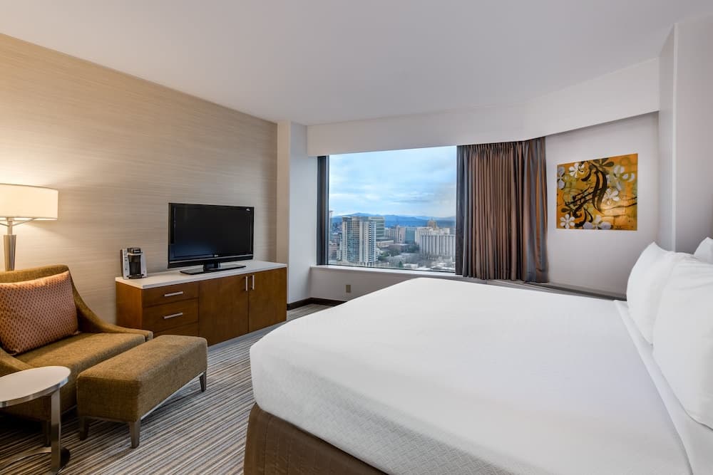 Crowne Plaza Seattle - Downtown by IHG property views in Seattle, WA — gallery photo 3