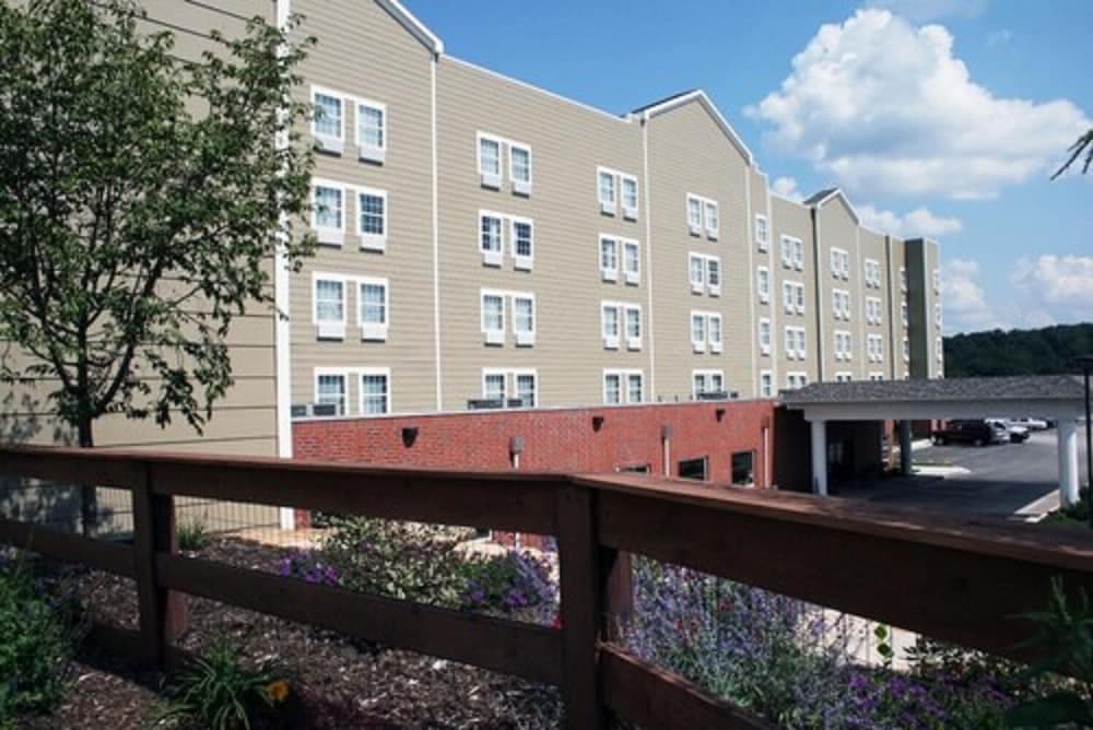Big Splash Adventure Indoor Water Park & Resort featured exterior or lobby in French Lick, IN — similar hotel