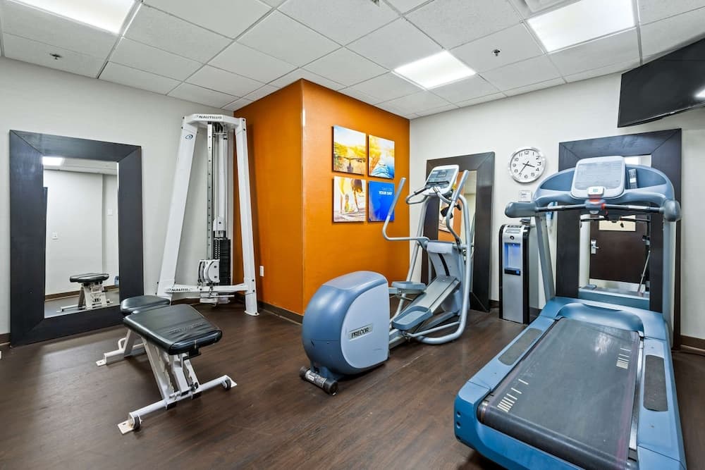 Comfort Suites Airport gallery photo in Newport News, VA — image 19