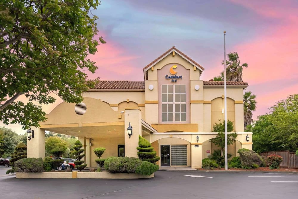 Comfort Inn Fairfield Napa Valley Area gallery photo in Fairfield, CA — image 9