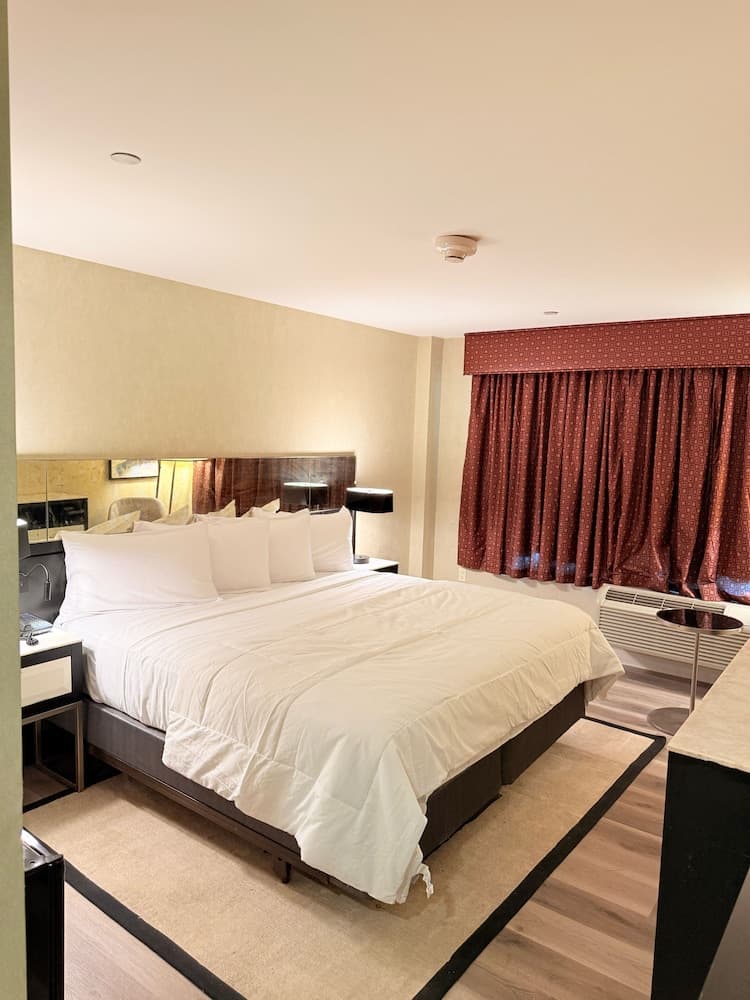 NOVA HOTEL BRONX property views in New York, NY — gallery photo 3