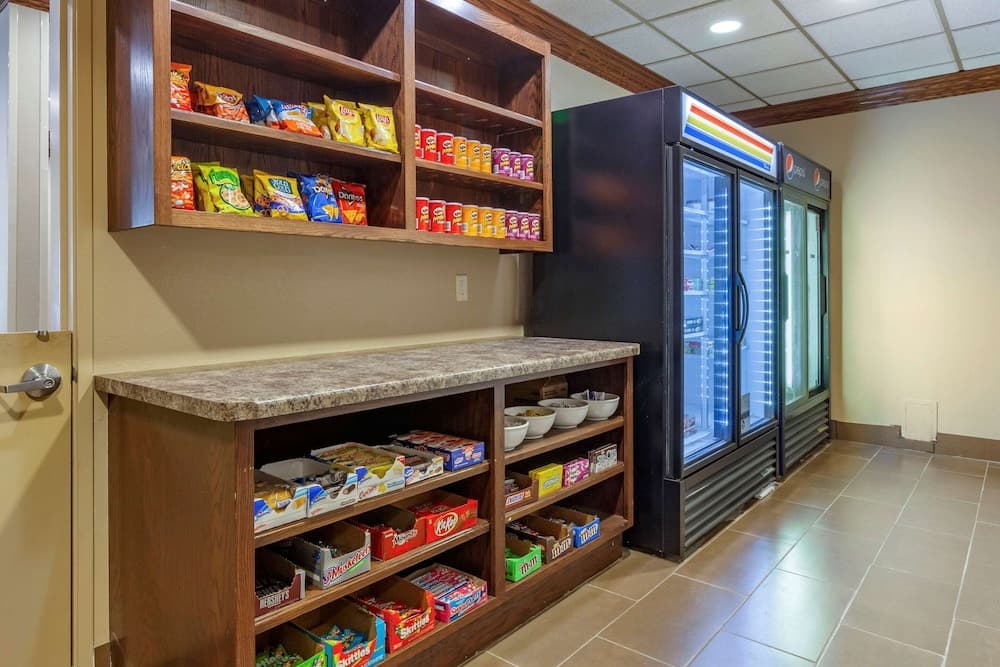 Comfort Suites Oshkosh West gallery photo in Oshkosh, WI — image 6