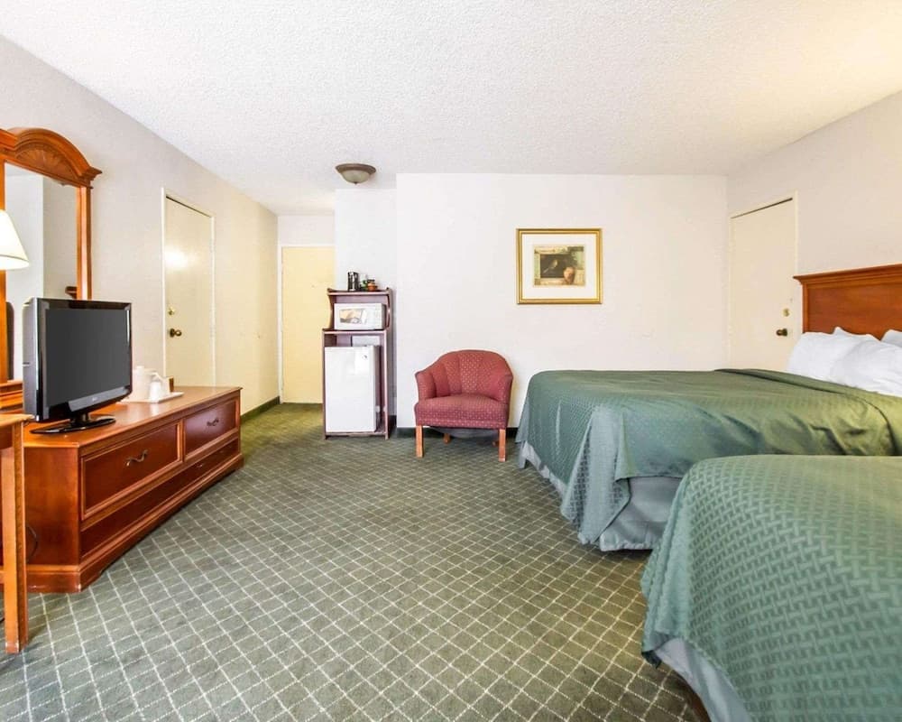 Quality Inn Tucson Downtown near Convention Center property views in Tucson, AZ — gallery photo 3