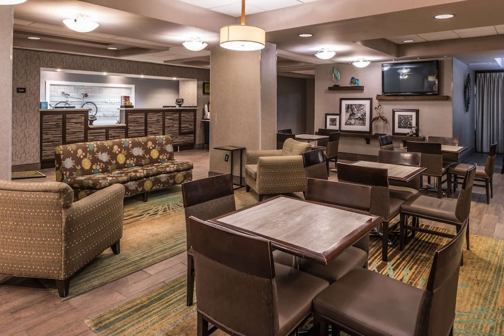 Hampton Inn Ft Lauderdale-Plantation interior in Plantation, FL — gallery photo 2