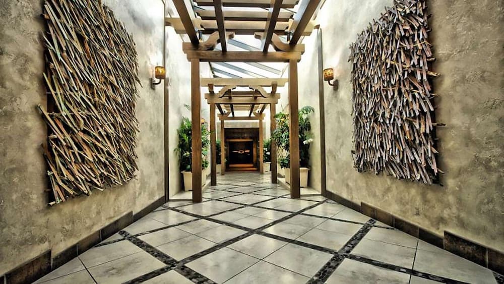 Signature Affordable Luxury interior in Las Vegas, NV — gallery photo 2