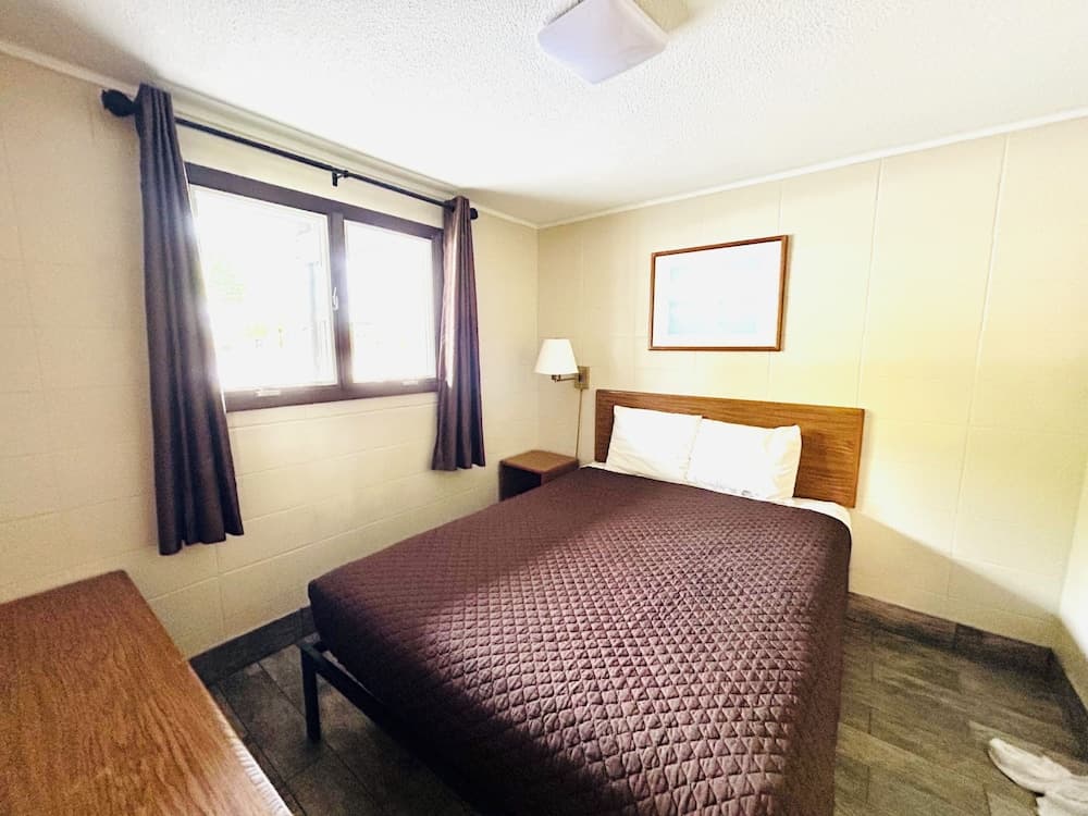 Silver Sands Hotel & Resort property views in Mears, MI — gallery photo 3