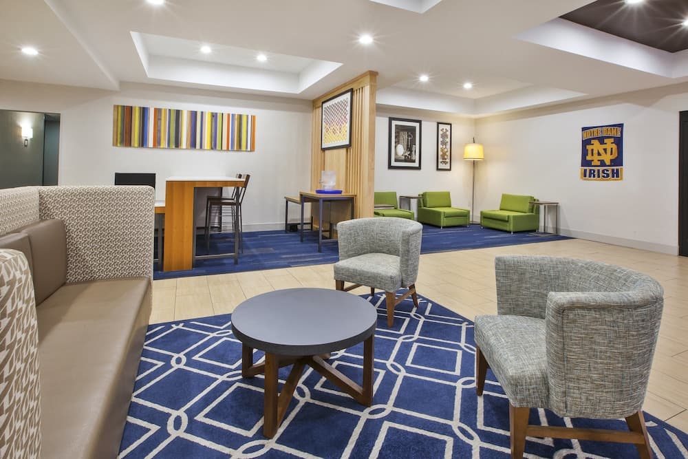 Holiday Inn Express Hotel & Suites Niles by IHG interior in Niles, MI — gallery photo 2