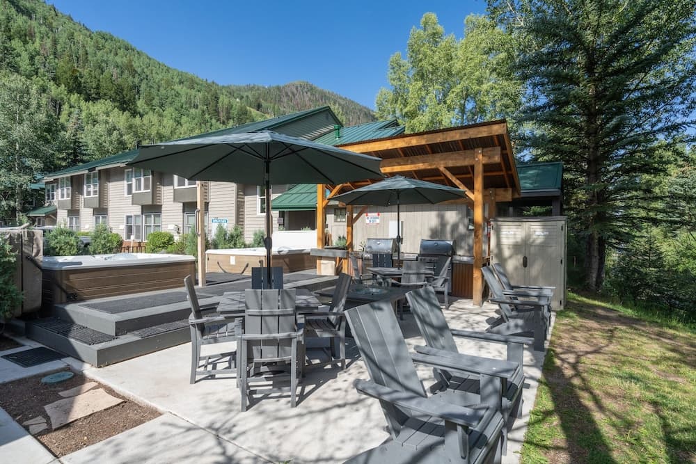 Mountainside Inn 404 1 Bedroom Hotel Room property views in Telluride, CO — gallery photo 3