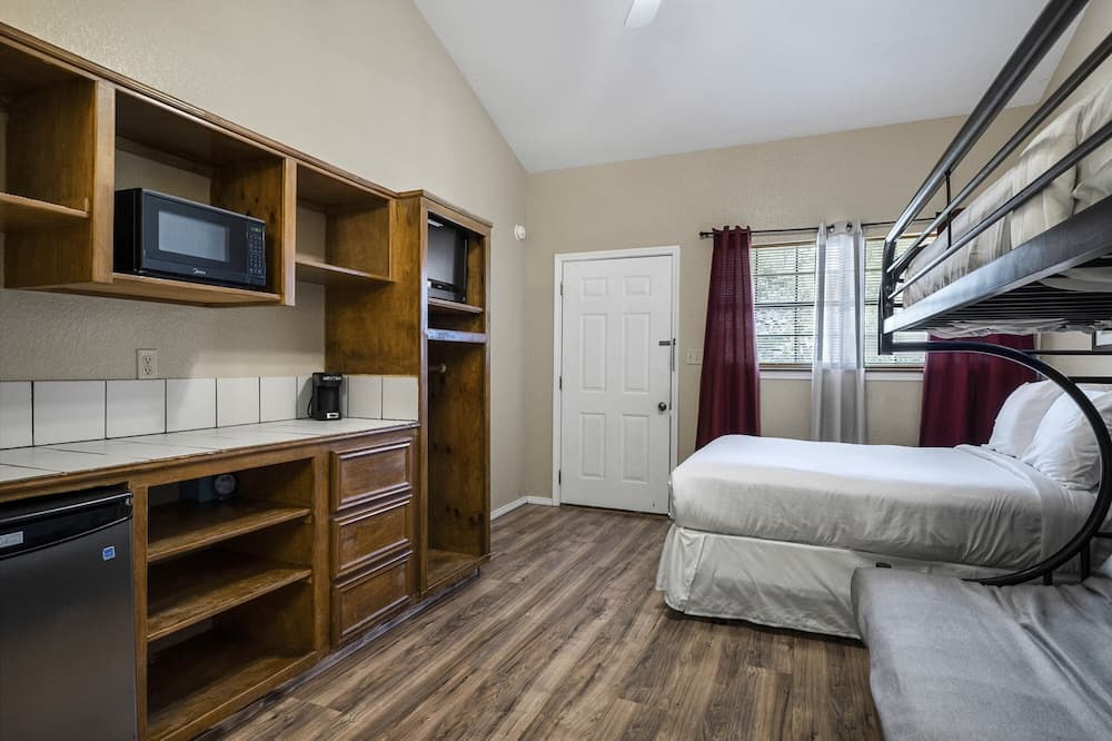 The Claire Hotel property views in Canyon Lake, TX — gallery photo 3