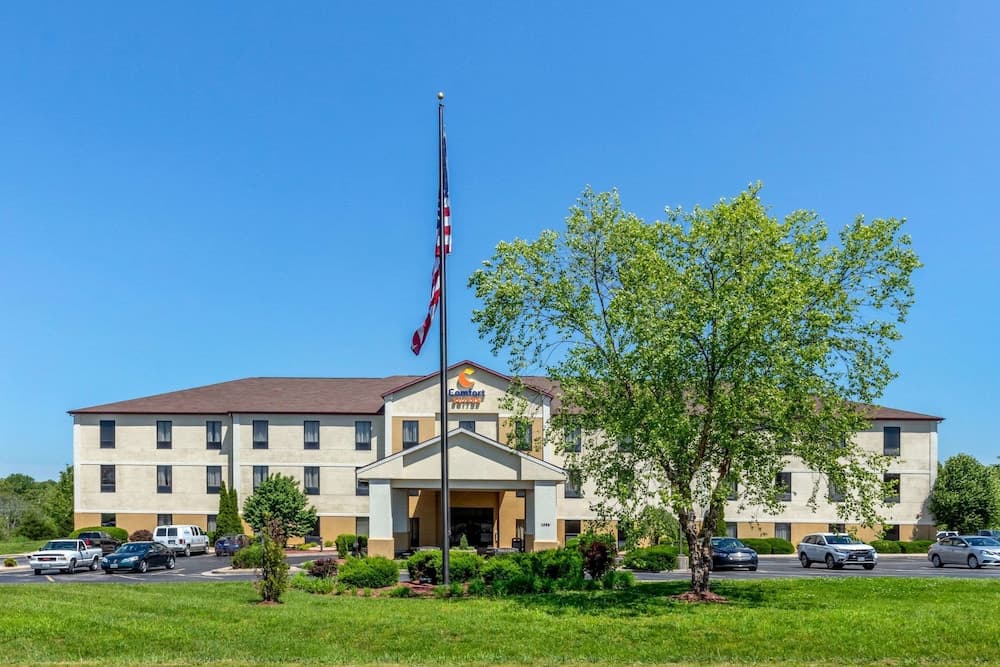Comfort Suites Rolla featured exterior or lobby in Rolla, MO — similar hotel