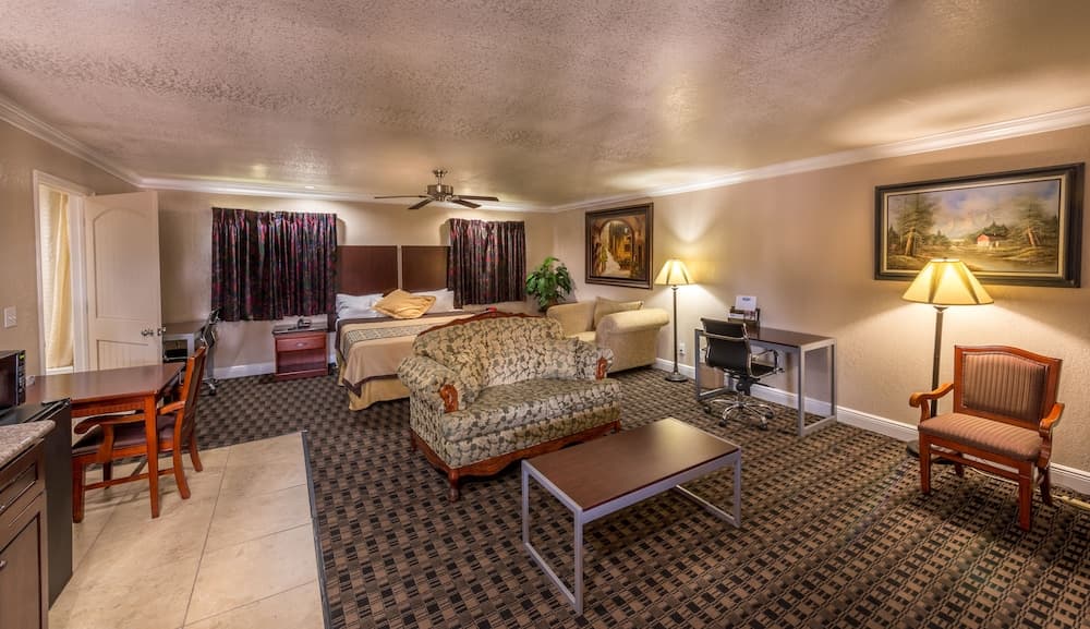 Edgewater Inn Reedley gallery photo in Reedley, CA — image 13
