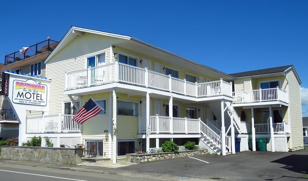 Breakers by the Sea featured exterior or lobby in Hampton, NH — similar hotel