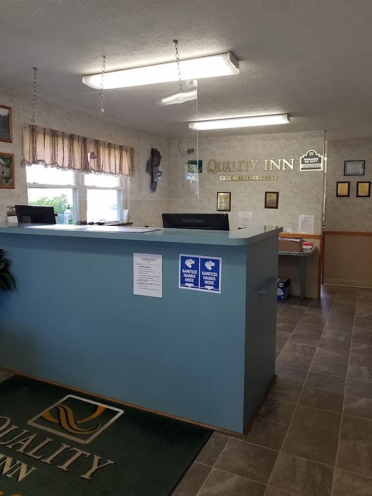 Quality Inn New River interior in Fayetteville, WV — gallery photo 2