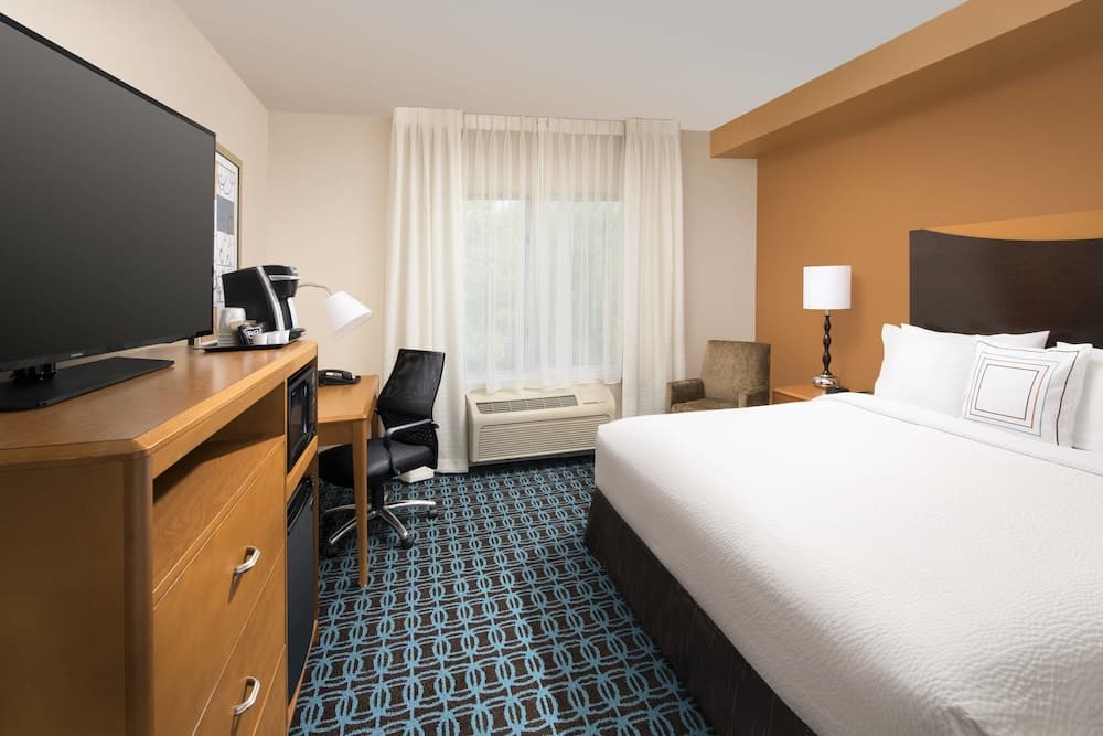 Fairfield Inn by Marriott Washington D.C. property views in Washington, DC — gallery photo 3