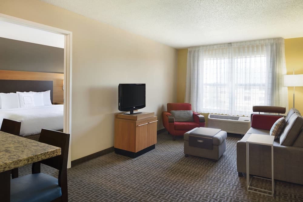 TownePlace Suites Chicago Naperville gallery photo in Naperville, IL — image 10