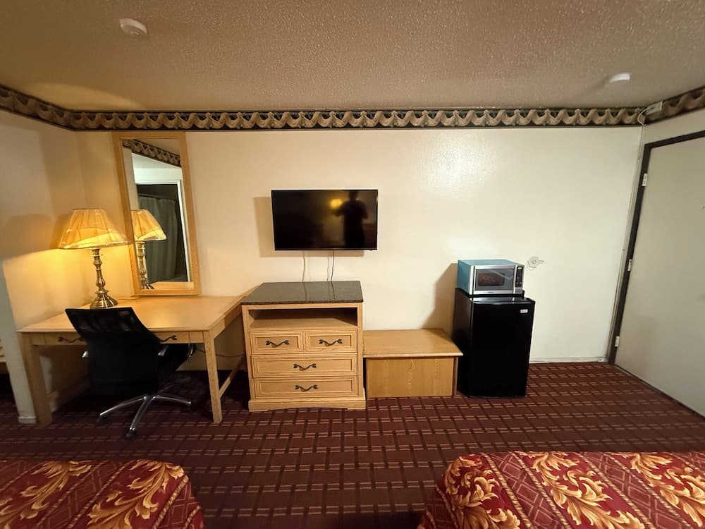 New Budget Inn gallery photo in Victorville, CA — image 28