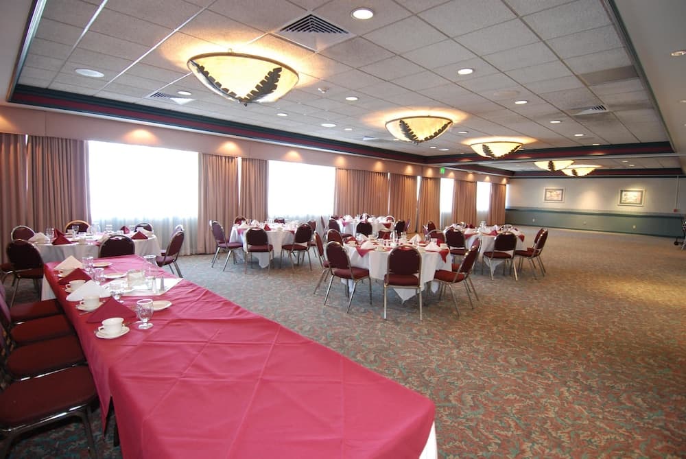 Oakland Airport Executive Hotel gallery photo in Oakland, CA — image 56