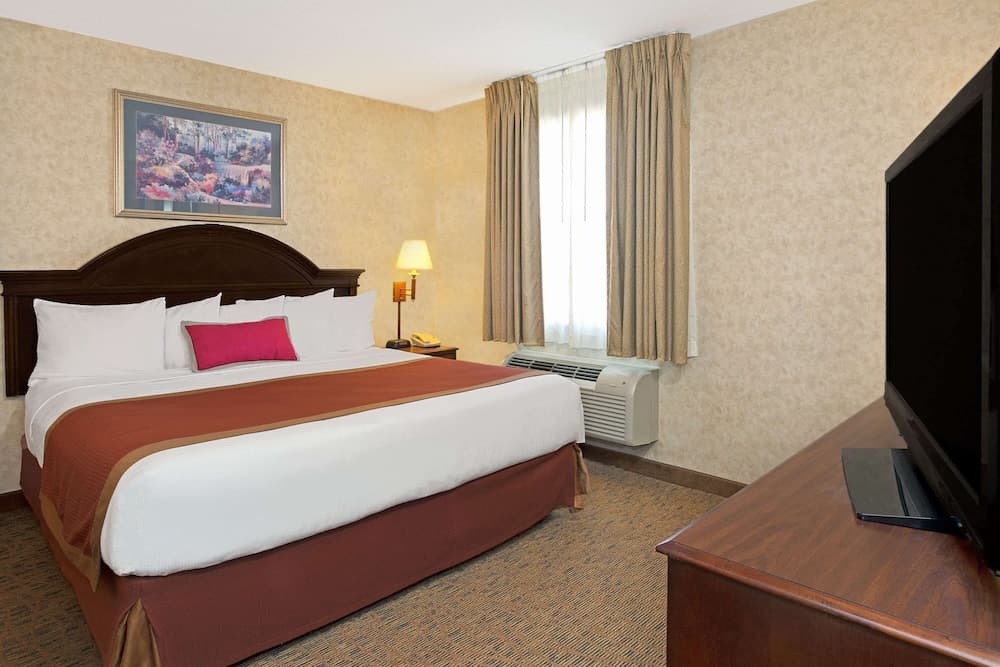 Hawthorn Extended Stay by Wyndham Cincinnati/Sharonville interior in Sharonville, OH — gallery photo 2