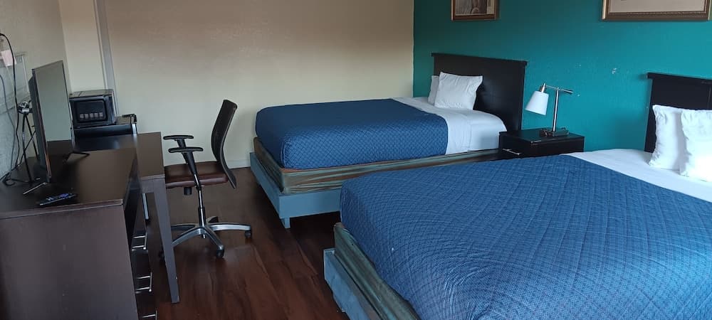Sunrise Inn & Suites property views in New Orleans, LA — gallery photo 3