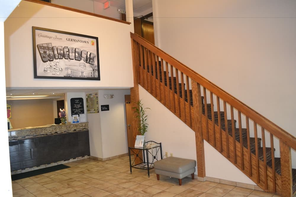 Super 8 by Wyndham Germantown/Milwaukee interior in Village of Germantown, WI — gallery photo 2