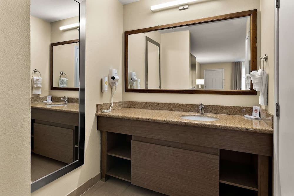 Comfort Inn & Suites Sequoia/Kings Canyon gallery photo in Three Rivers, CA — image 36